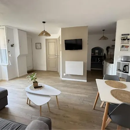 Maison De Bourg Cosy Et Pleine De Charme *